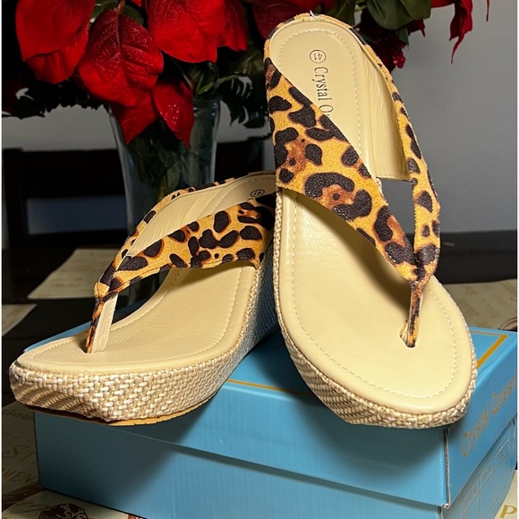 Brand new women’s wedge beach sandals. Heel height 3.73 inches - Picture 2 of 5